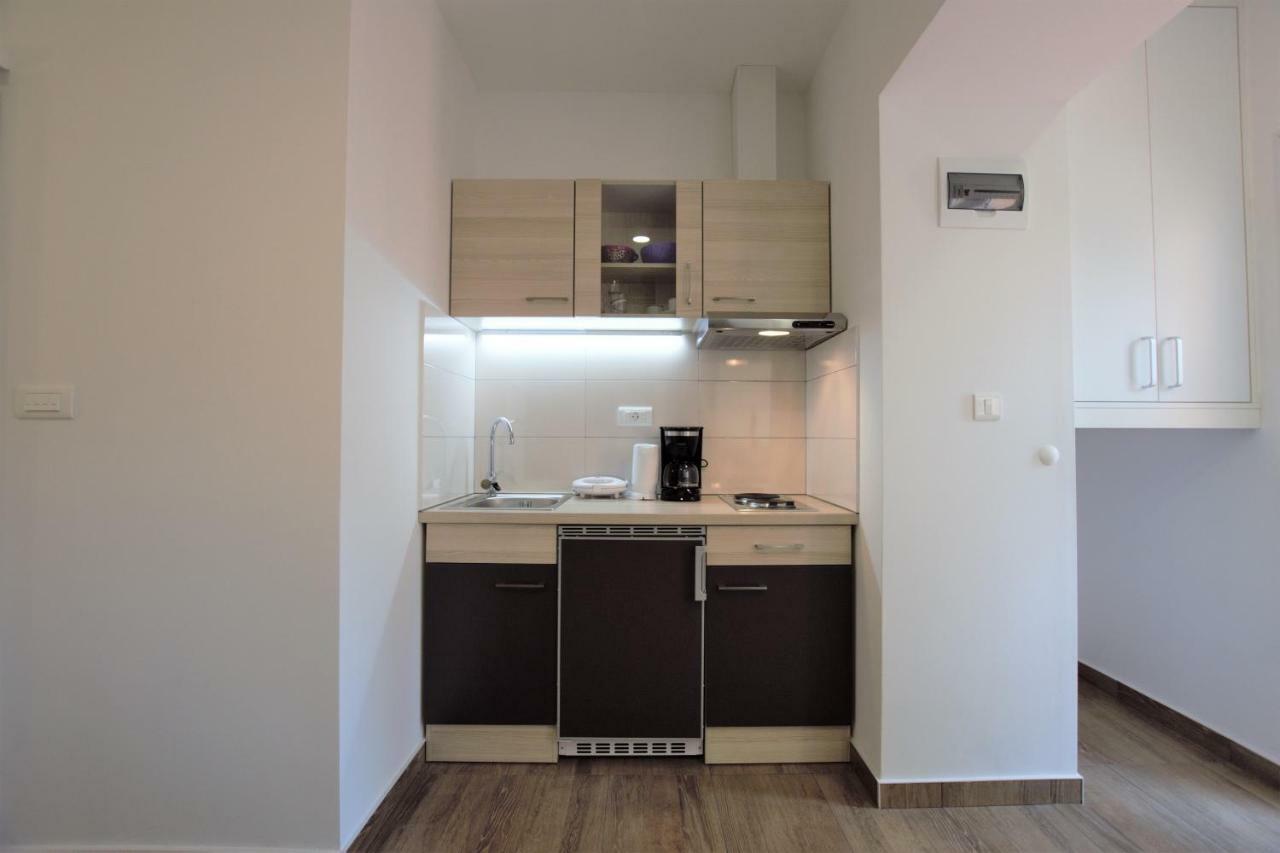 Studio Apartman Danijela Pula Exterior foto